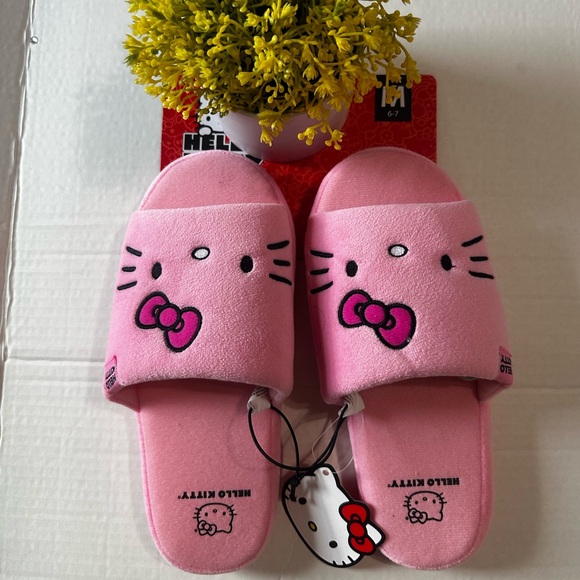 Hello Kitty Sanrio Pink plush soft bed Slipper/House Shoes - Picture 1 of 13
